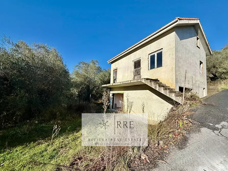 Immagine 4 di Villa in vendita  in Regione San Bartolomeo a Balestrino