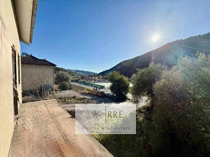 Immagine 3 di Villa in vendita  in Regione San Bartolomeo a Balestrino