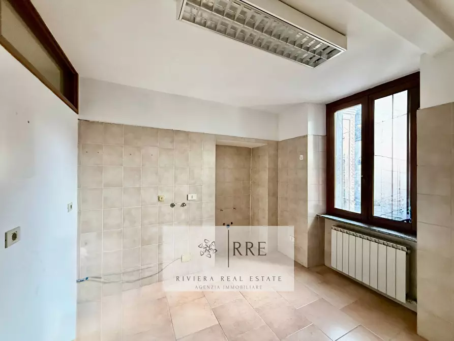 Immagine 13 di Appartamento in vendita  in Piazza Cavour a Armo