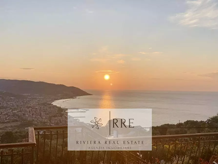 Immagine 20 di Villa in vendita  in strada berzi a Diano Arentino