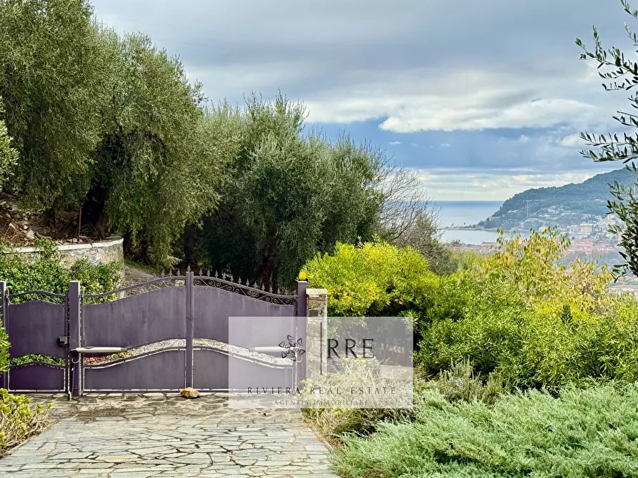 Immagine 4 di Villa in vendita  in via degli Ulivi a Diano Arentino