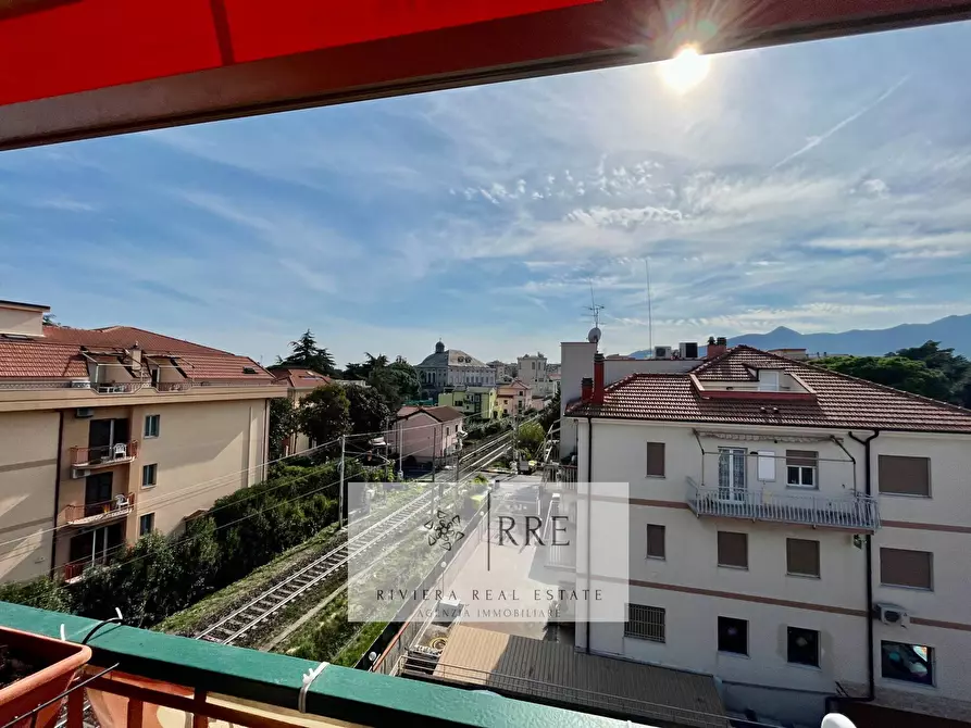 Immagine 12 di Appartamento in vendita  in via Aurelia a Loano