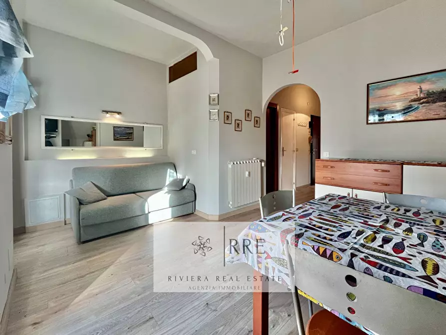 Immagine 2 di Appartamento in vendita  in via Aurelia a Loano