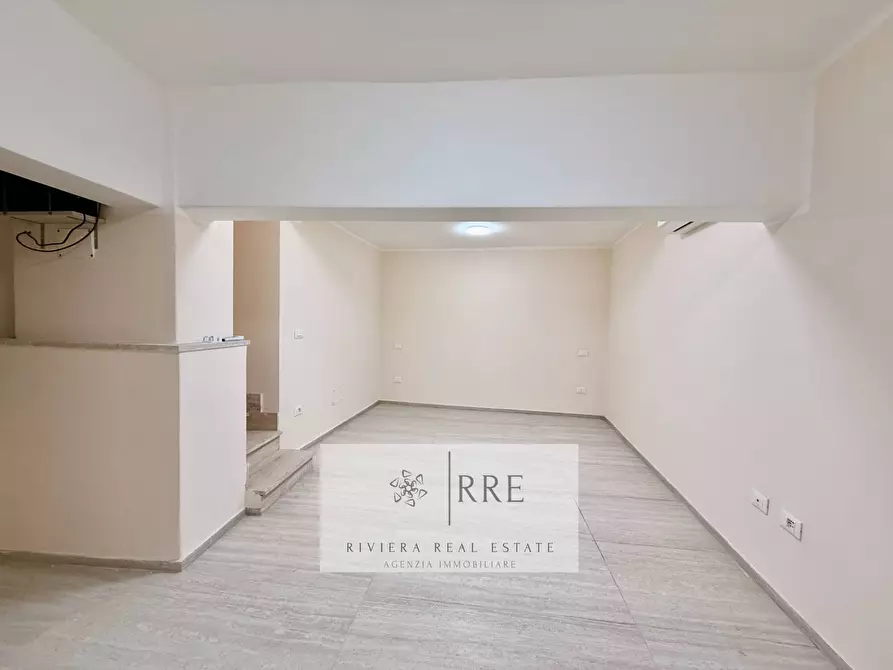 Immagine 14 di Appartamento in vendita  in c.so Dante Alighieri a Alassio