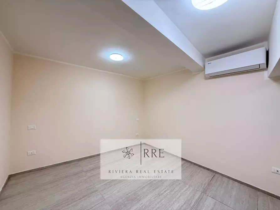 Immagine 13 di Appartamento in vendita  in c.so Dante Alighieri a Alassio