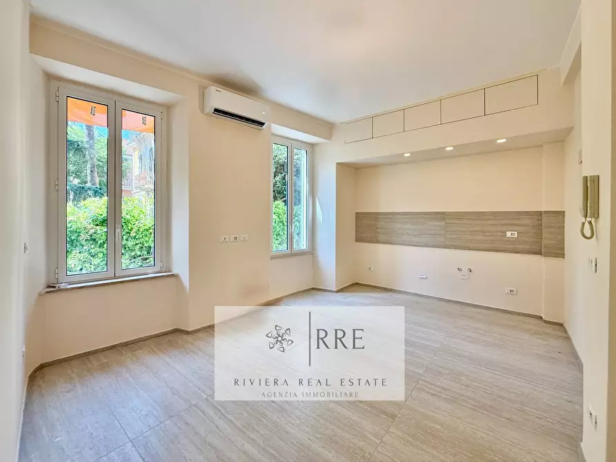 Immagine 3 di Appartamento in vendita  in c.so Dante Alighieri a Alassio