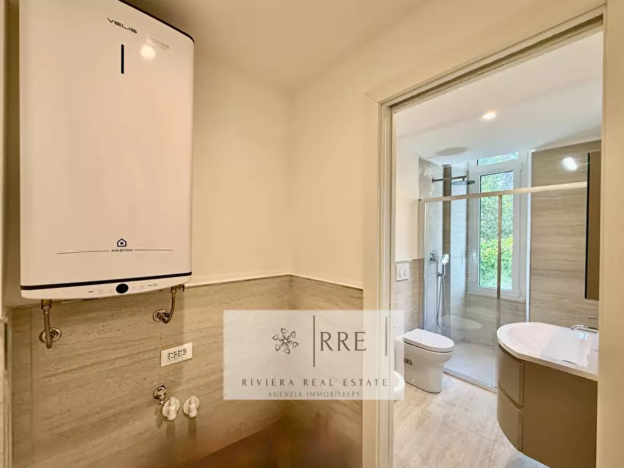 Immagine 9 di Appartamento in vendita  in c.so Dante Alighieri a Alassio