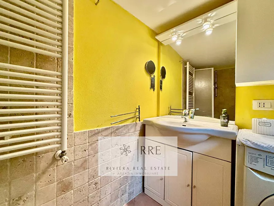 Immagine 22 di Appartamento in vendita  in corso Mario Ponzoni a Armo