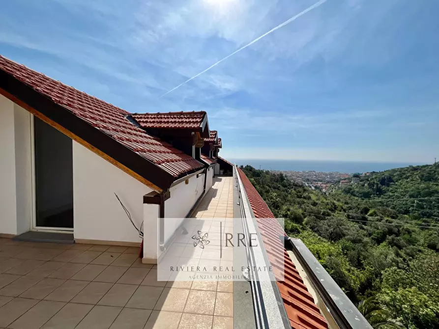 Immagine 3 di Attico in vendita  in via Valbona a Alassio