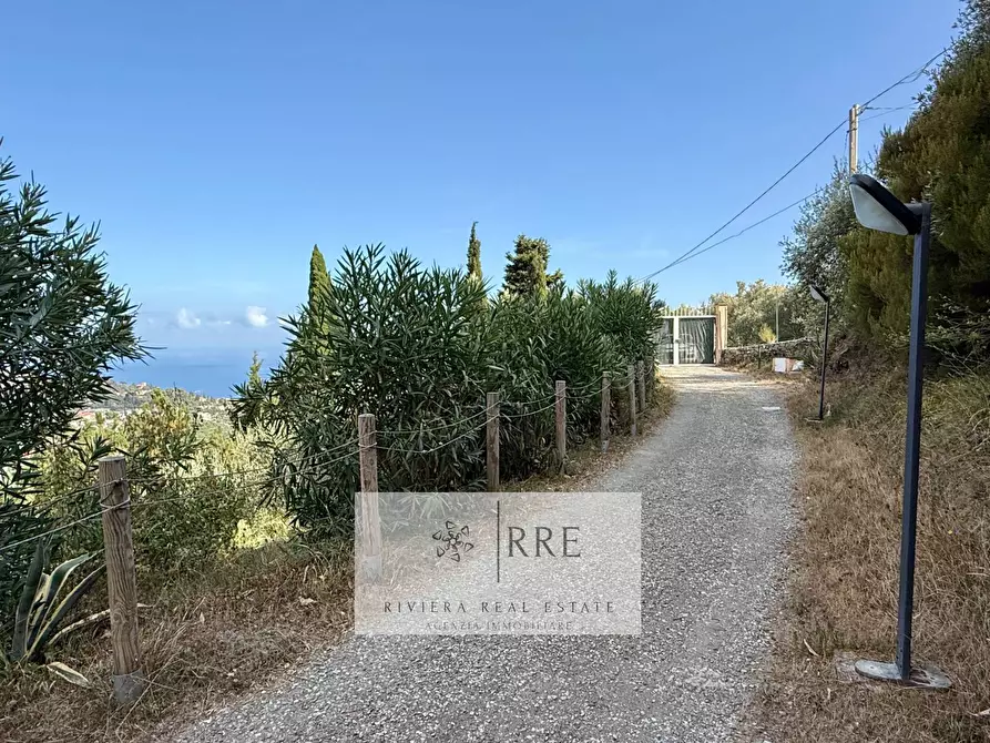 Immagine 37 di Villa in vendita  in via Costa Lupara a Alassio