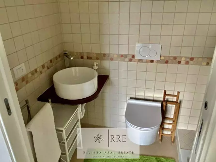 Immagine 15 di Appartamento in vendita  in via Valbona a Alassio