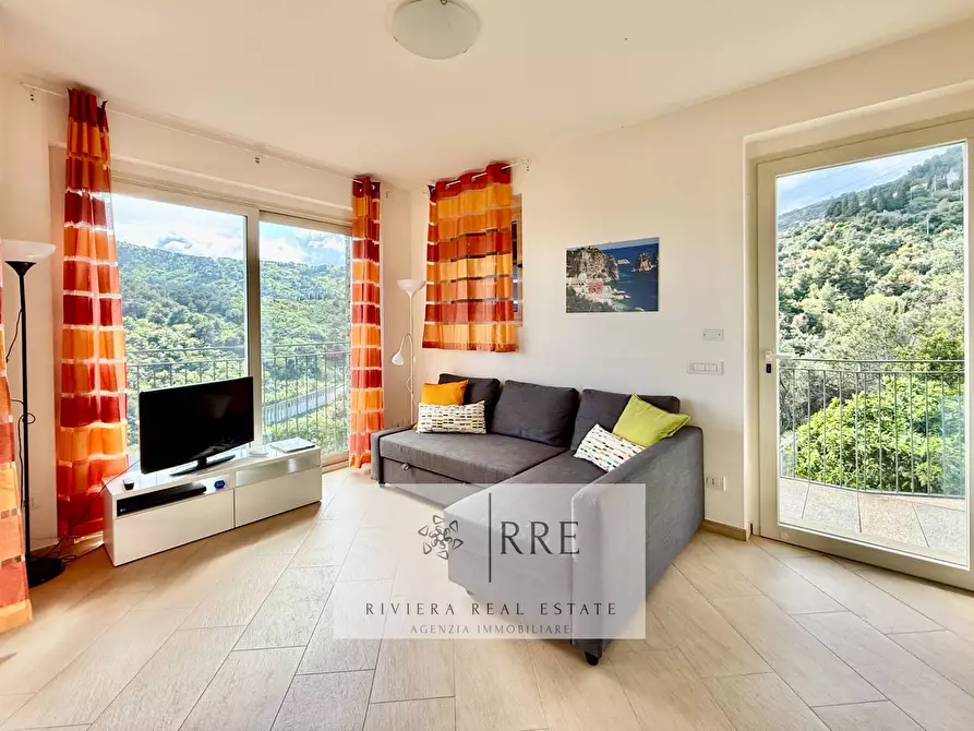 Immagine 5 di Appartamento in vendita  in via Valbona a Alassio