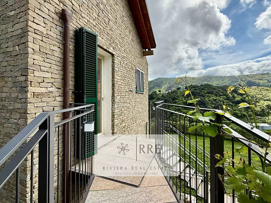 Immagine 11 di Appartamento in vendita  in via Valbona a Alassio