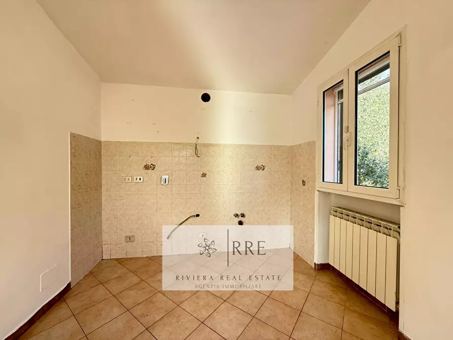 Immagine 18 di Villa in vendita  in via Fanny Roncati Carli a Imperia