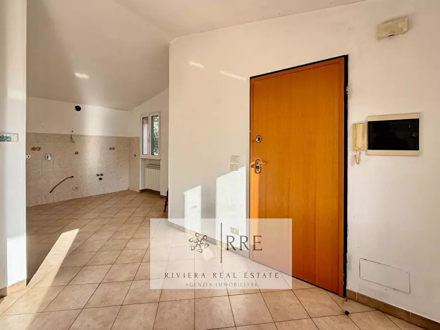 Immagine 14 di Villa in vendita  in via Fanny Roncati Carli a Imperia