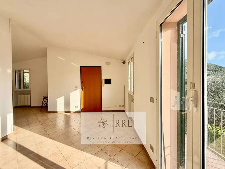 Immagine 15 di Villa in vendita  in via Fanny Roncati Carli a Imperia