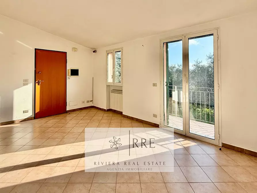 Immagine 16 di Villa in vendita  in via Fanny Roncati Carli a Imperia