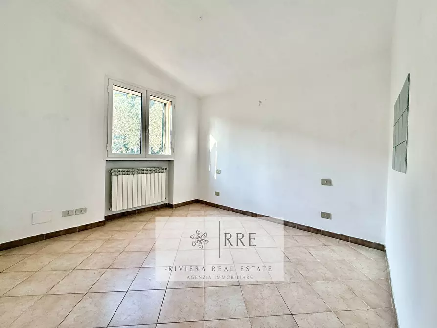 Immagine 23 di Villa in vendita  in via Fanny Roncati Carli a Imperia