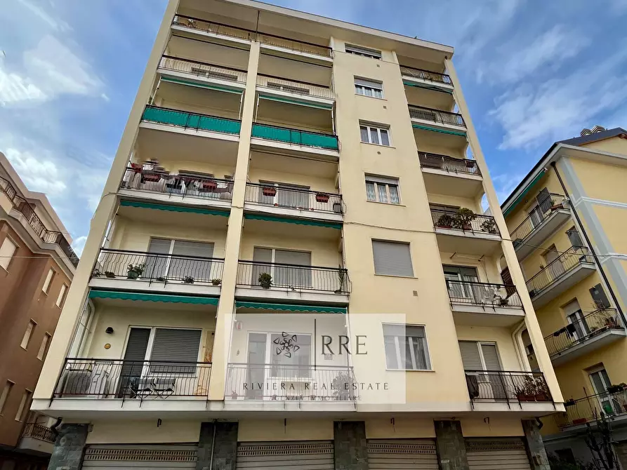 Immagine 20 di Appartamento in vendita  in Via Giacomo Puccini a Albenga