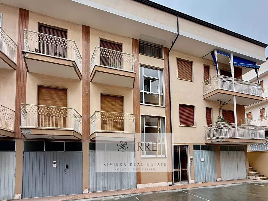 Immagine 11 di Appartamento in vendita  in Via Aurelia Ovest a Loano