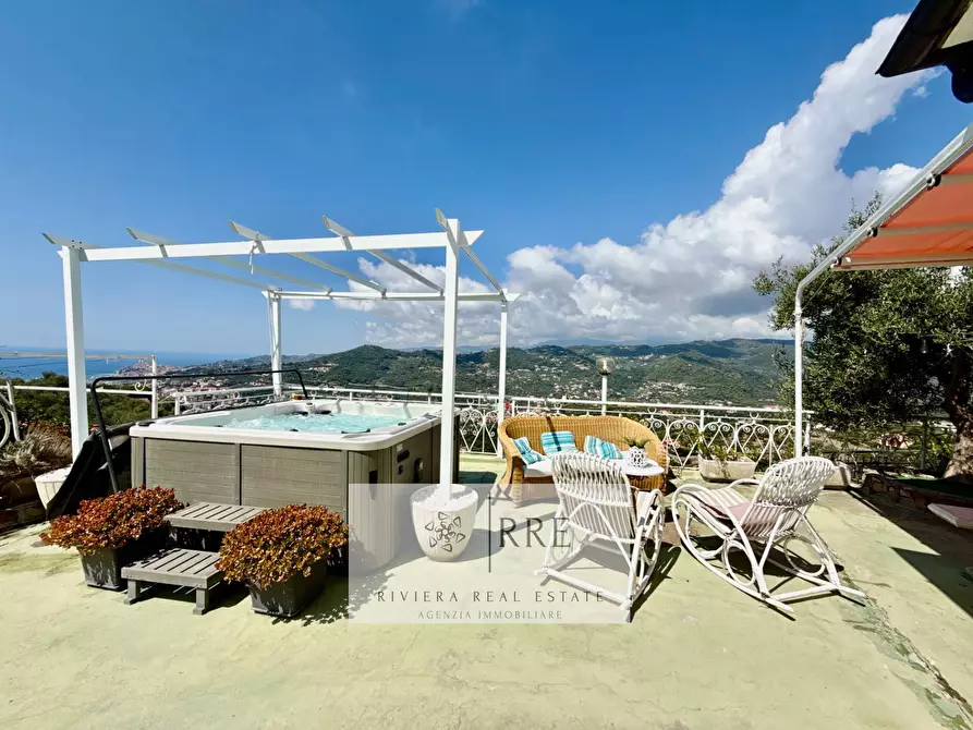 Immagine 7 di Villa in vendita  in alle Cascine a Imperia