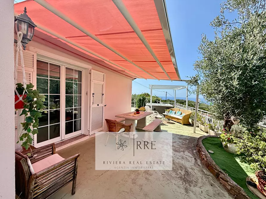 Immagine 8 di Villa in vendita  in alle Cascine a Imperia