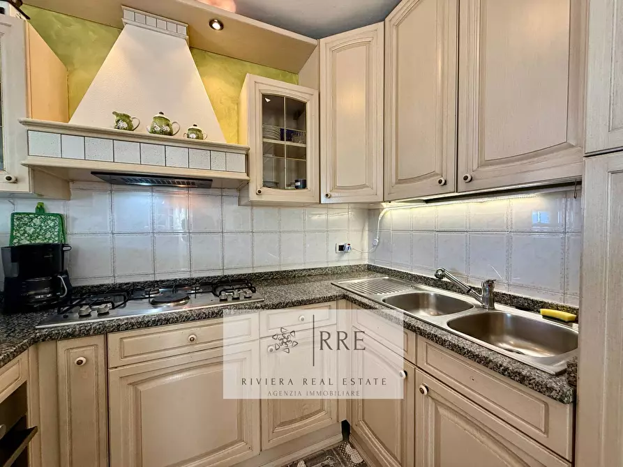 Immagine 19 di Villa in vendita  in alle Cascine a Imperia