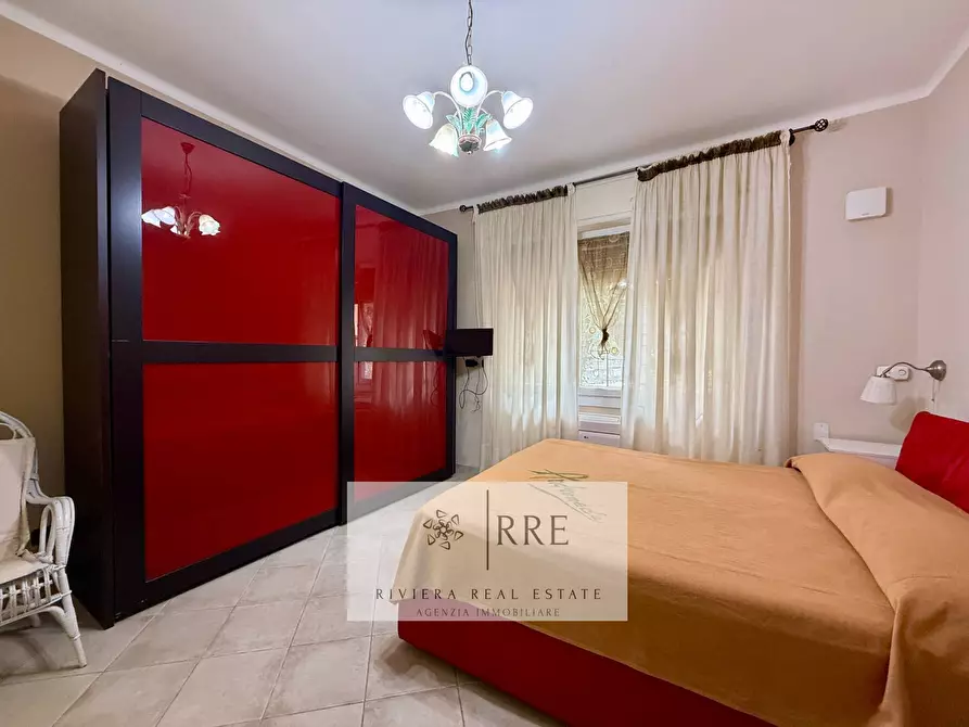 Immagine 19 di Appartamento in vendita  in zona Poeti a Loano