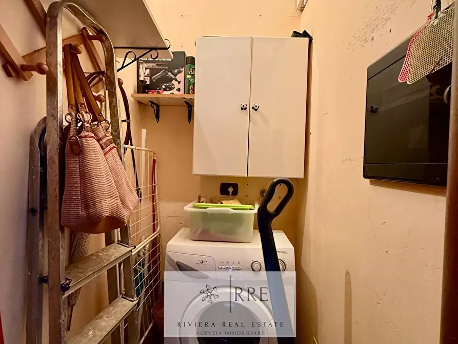 Immagine 24 di Appartamento in vendita  in zona Poeti a Loano