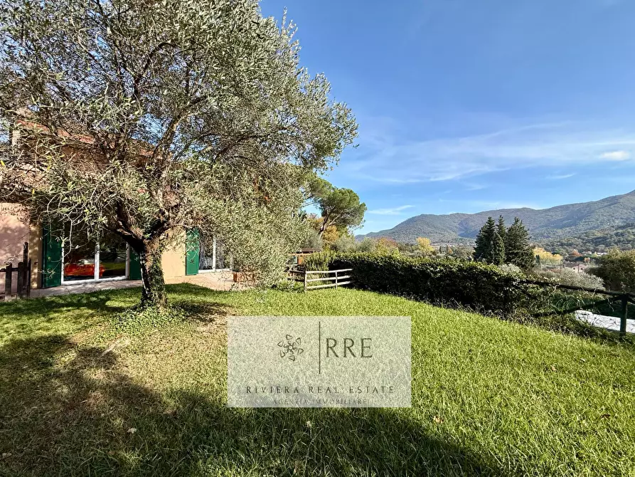 Immagine 25 di Villa in vendita  in dentro il Golf Club a Casanova Lerrone