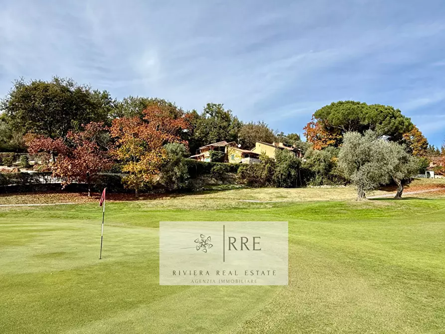 Immagine 8 di Villa in vendita  in dentro il Golf Club a Casanova Lerrone