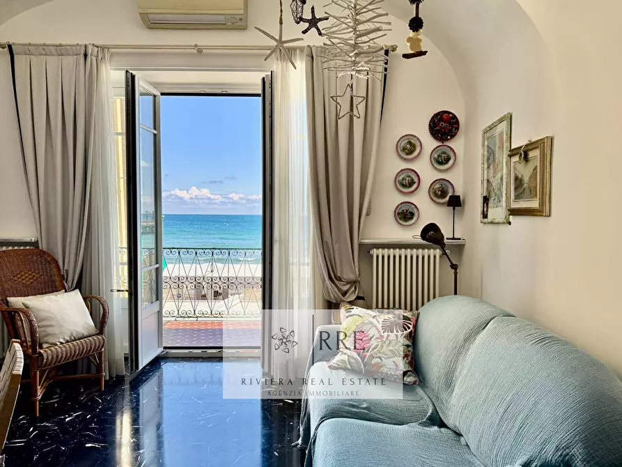 Immagine 10 di Appartamento in vendita  in passeggiata Grollero a Alassio