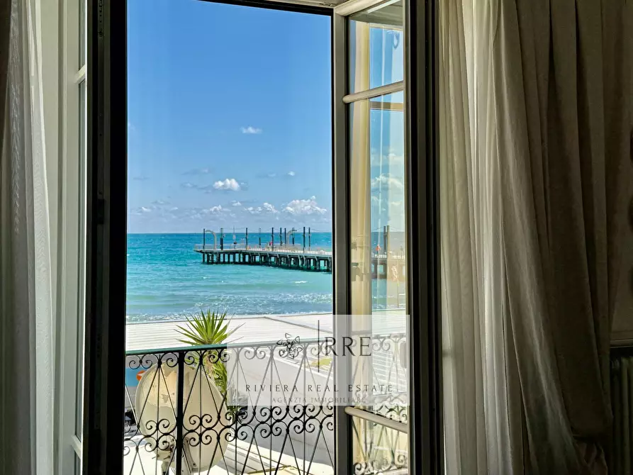 Immagine 40 di Appartamento in vendita  in passeggiata Grollero a Alassio