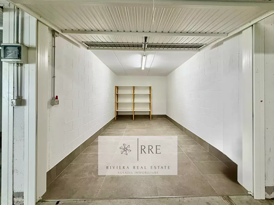 Immagine 31 di Appartamento in vendita  in Via Ugo la Malfa a Albenga