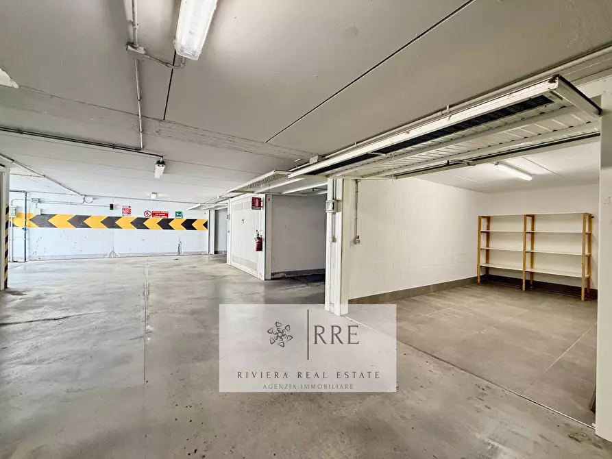 Immagine 33 di Appartamento in vendita  in Via Ugo la Malfa a Albenga