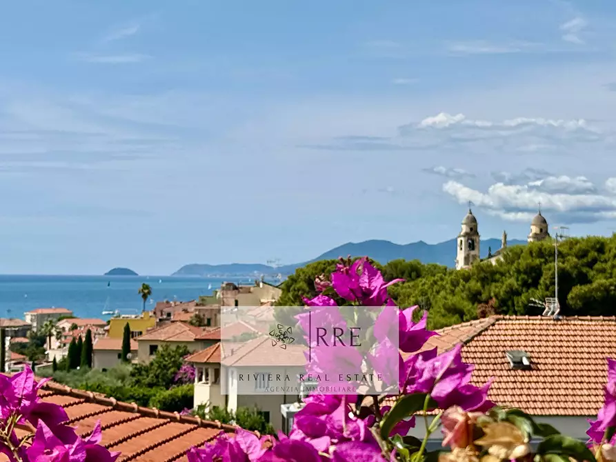 Immagine 4 di Villa in vendita  in Villaggio del Sole a Borgio Verezzi