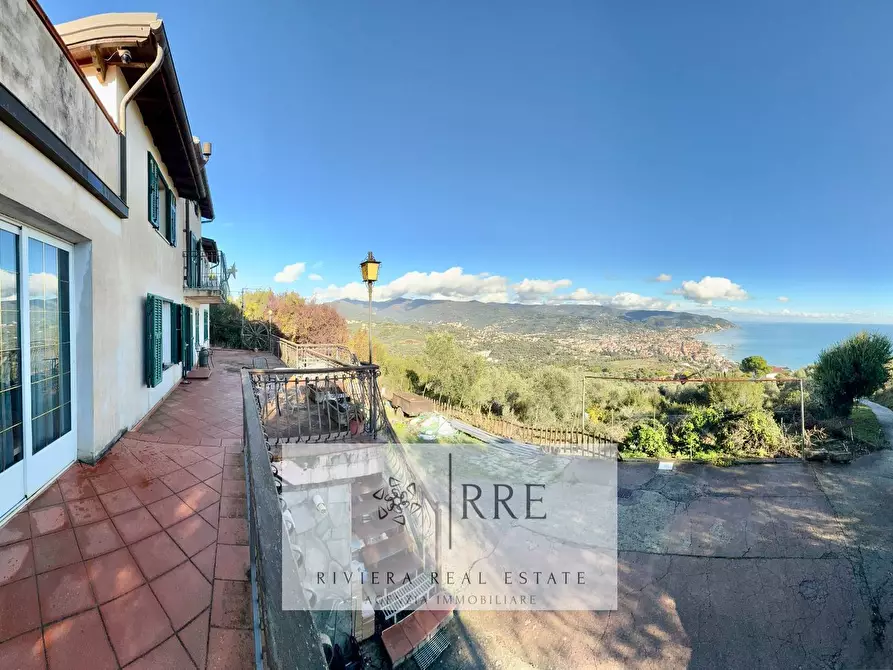 Immagine 15 di Villa in vendita  in strada berzi a Diano Arentino