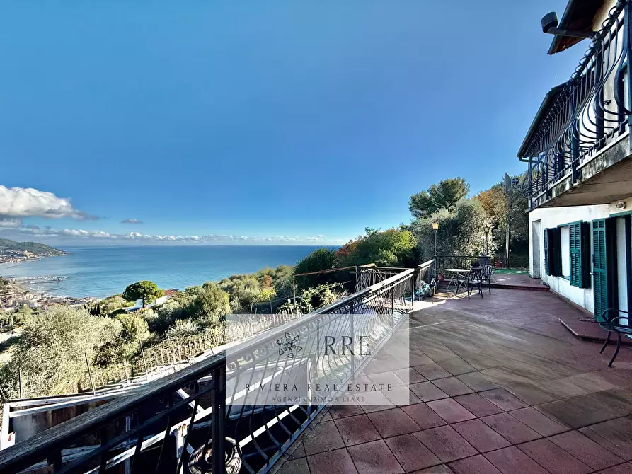 Immagine 16 di Villa in vendita  in strada berzi a Diano Arentino