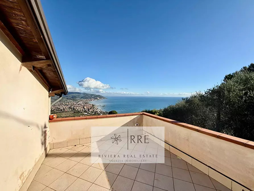 Immagine 13 di Villa in vendita  in strada berzi a Diano Arentino