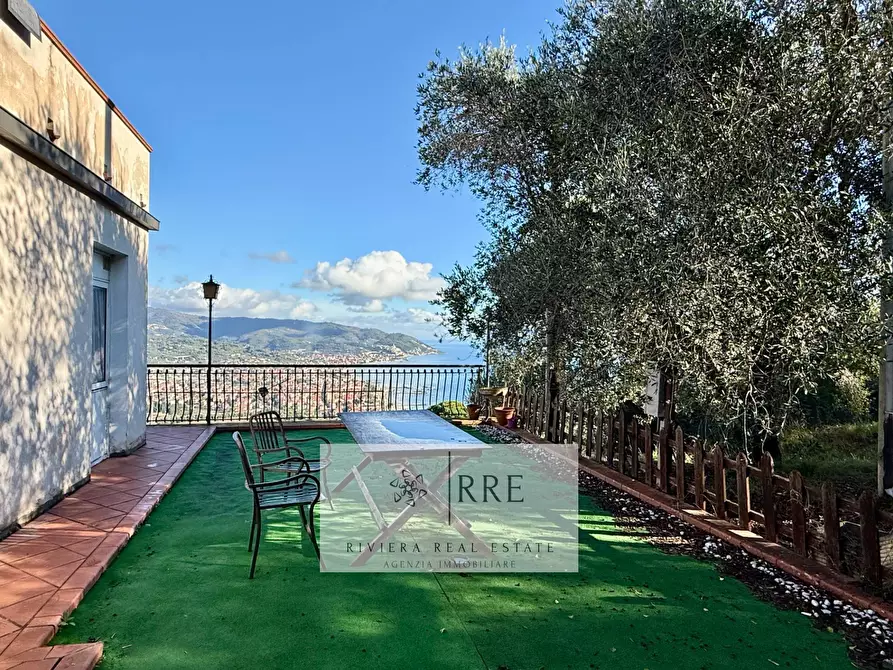 Immagine 14 di Villa in vendita  in strada berzi a Diano Arentino