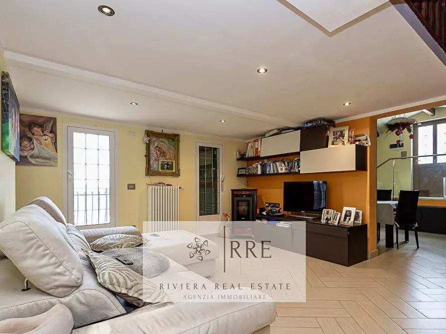 Immagine 10 di Villa in vendita  in strada berzi a Diano Arentino