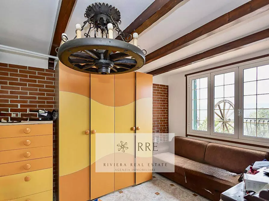 Immagine 9 di Villa in vendita  in strada berzi a Diano Arentino