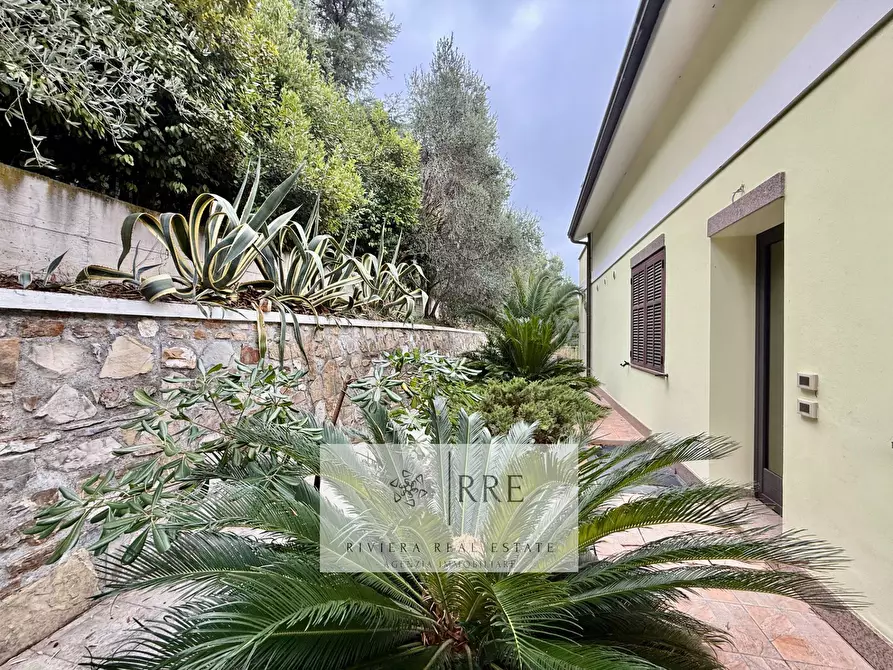 Immagine 24 di Villa in vendita  in via degli Ulivi a Diano Arentino