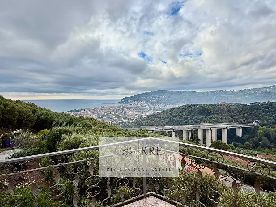 Immagine 31 di Villa in vendita  in via degli Ulivi a Diano Arentino