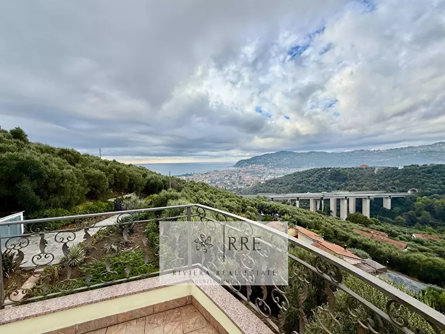 Immagine 27 di Villa in vendita  in via degli Ulivi a Diano Arentino