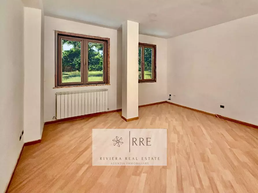 Immagine 18 di Villa in vendita  in via degli Ulivi a Diano Arentino