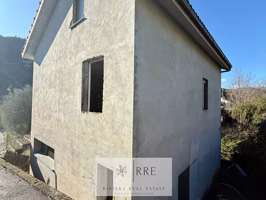 Immagine 9 di Villa in vendita  in Regione San Bartolomeo a Balestrino