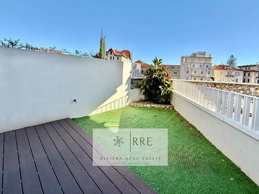 Immagine 11 di Appartamento in vendita  in via Adelasia a Alassio