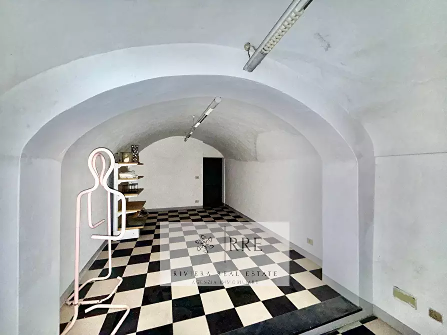 Immagine 9 di Negozio in affitto  in Corso Ponzoni a Armo