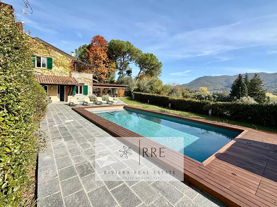 Immagine 1 di Villa in vendita  in Via del Golf a Casanova Lerrone
